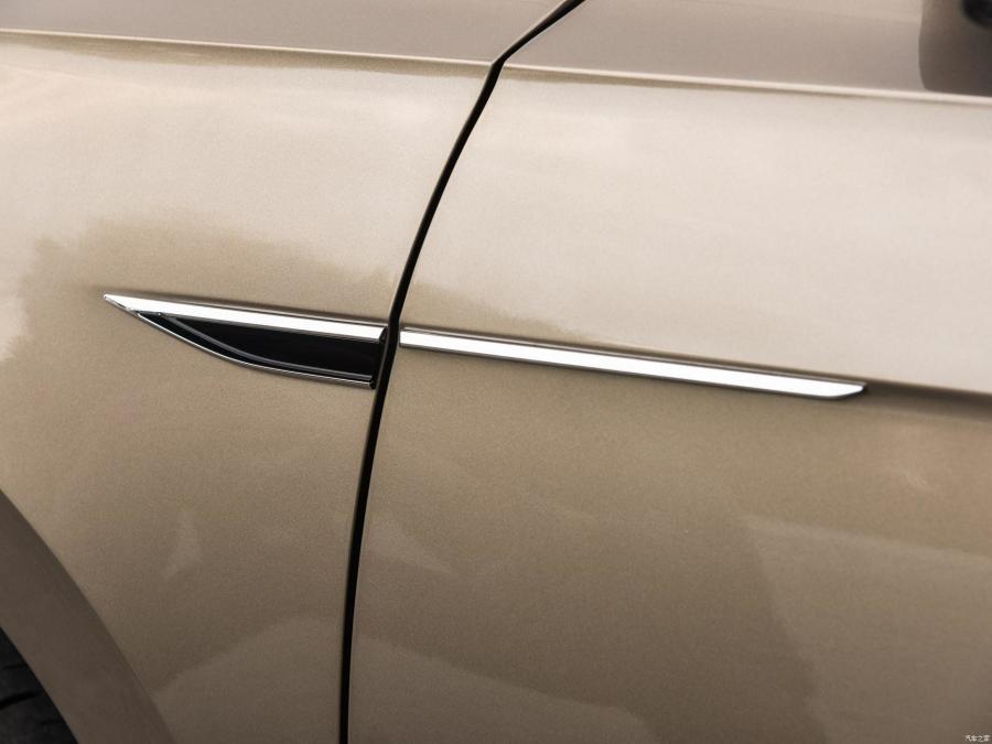 Детали экстерьера Volkswagen Passat L 2018 года  (CN) (фото 18 из 24)